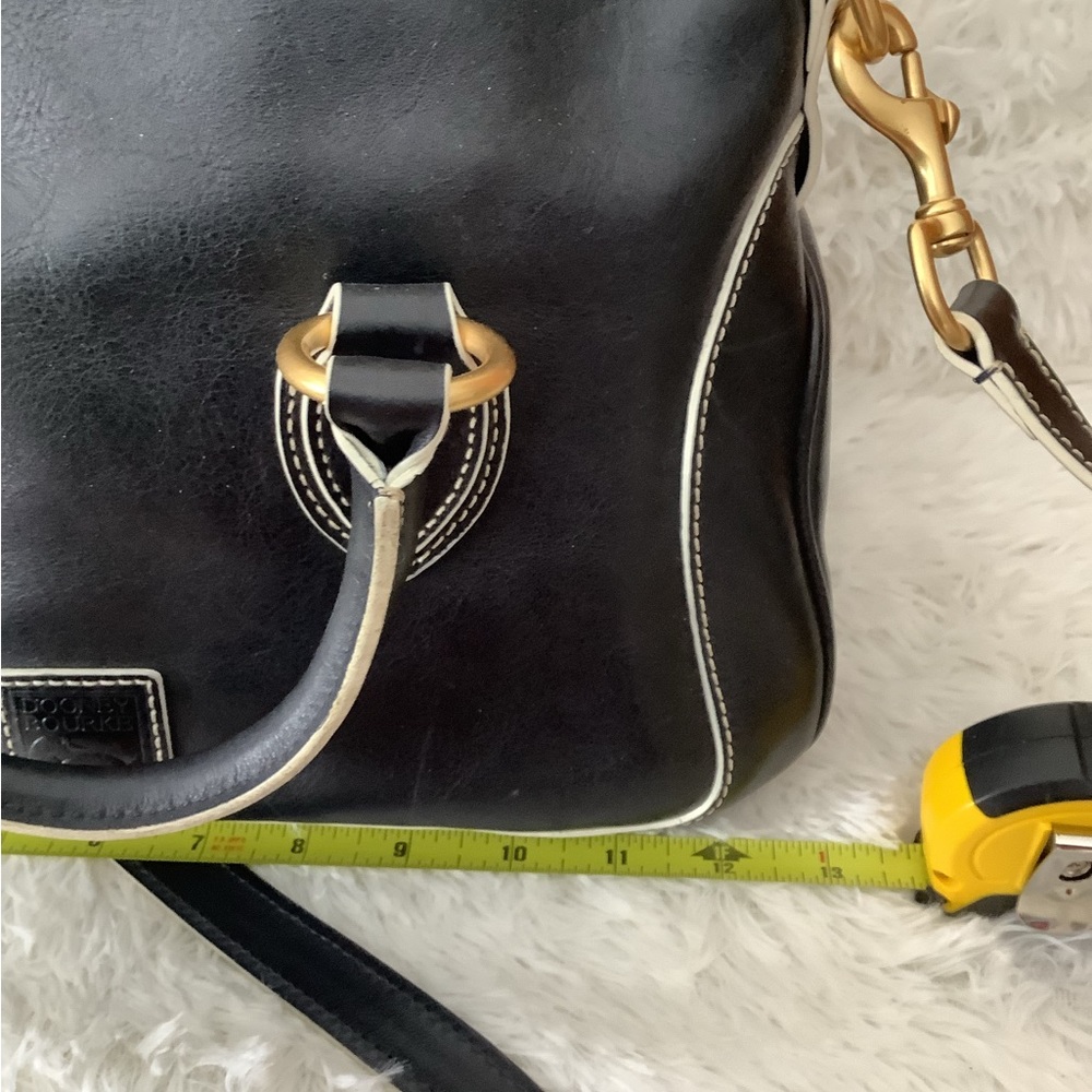 Dooney and Bourke black satchel in smooth leather - Picture 10 of 11
